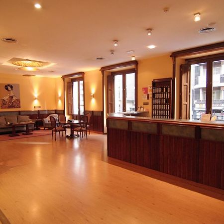 Hostal Cataluna Zaragoza Eksteriør billede