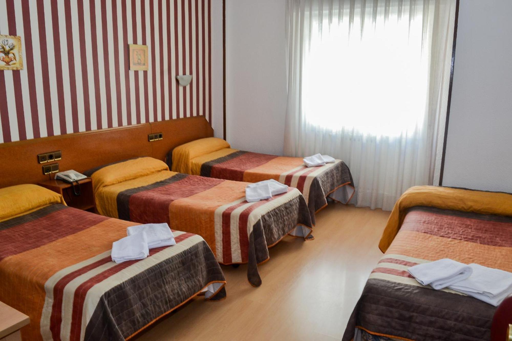 Hostal Cataluna Zaragoza Værelse billede