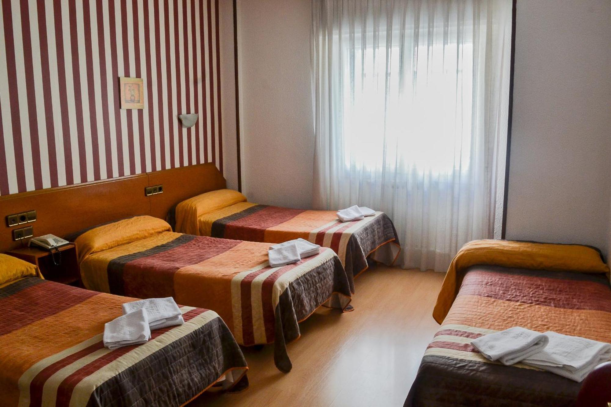 Hostal Cataluna Zaragoza Værelse billede
