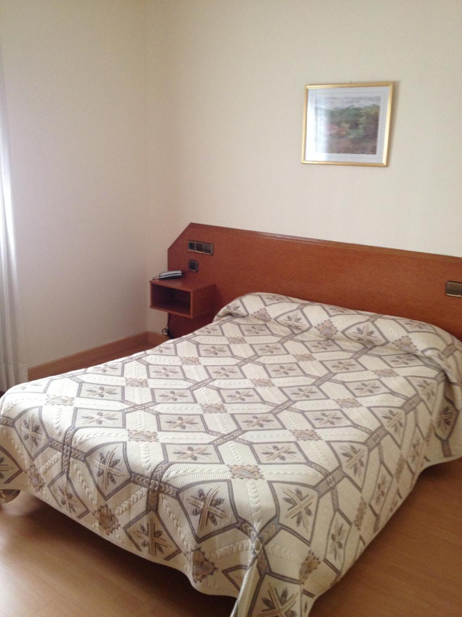 Hostal Cataluna Zaragoza Eksteriør billede