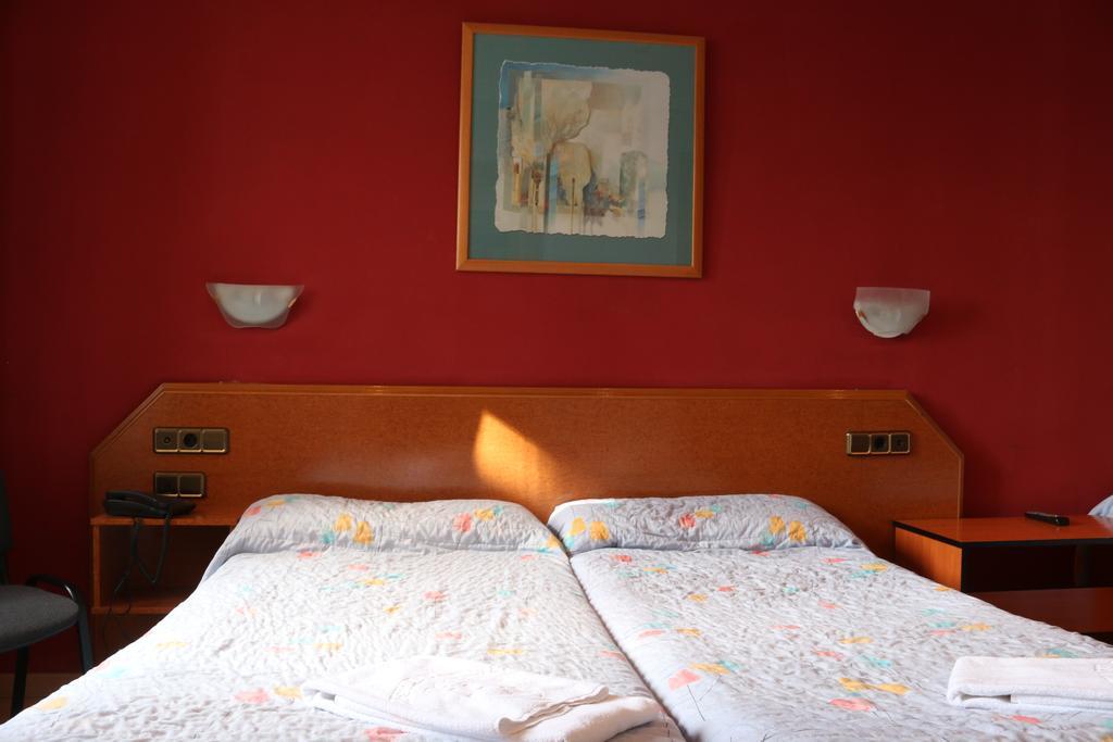 Hostal Cataluna Zaragoza Eksteriør billede