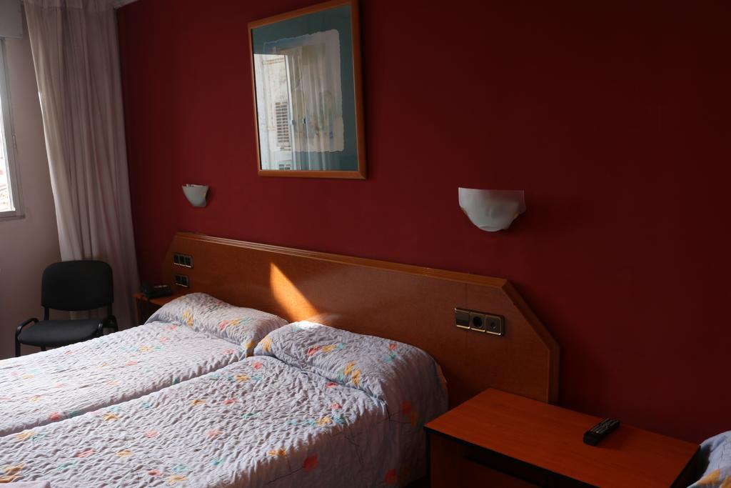 Hostal Cataluna Zaragoza Eksteriør billede
