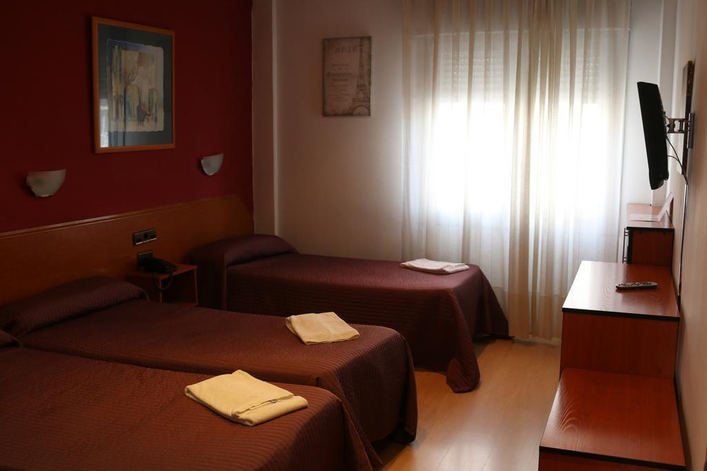 Hostal Cataluna Zaragoza Eksteriør billede