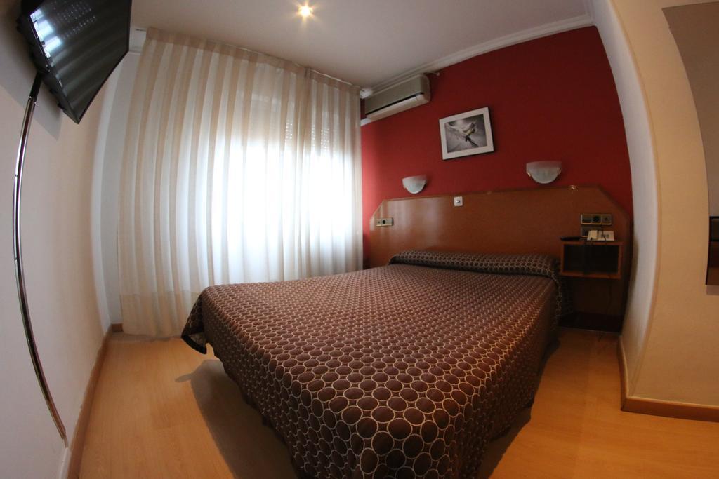 Hostal Cataluna Zaragoza Eksteriør billede