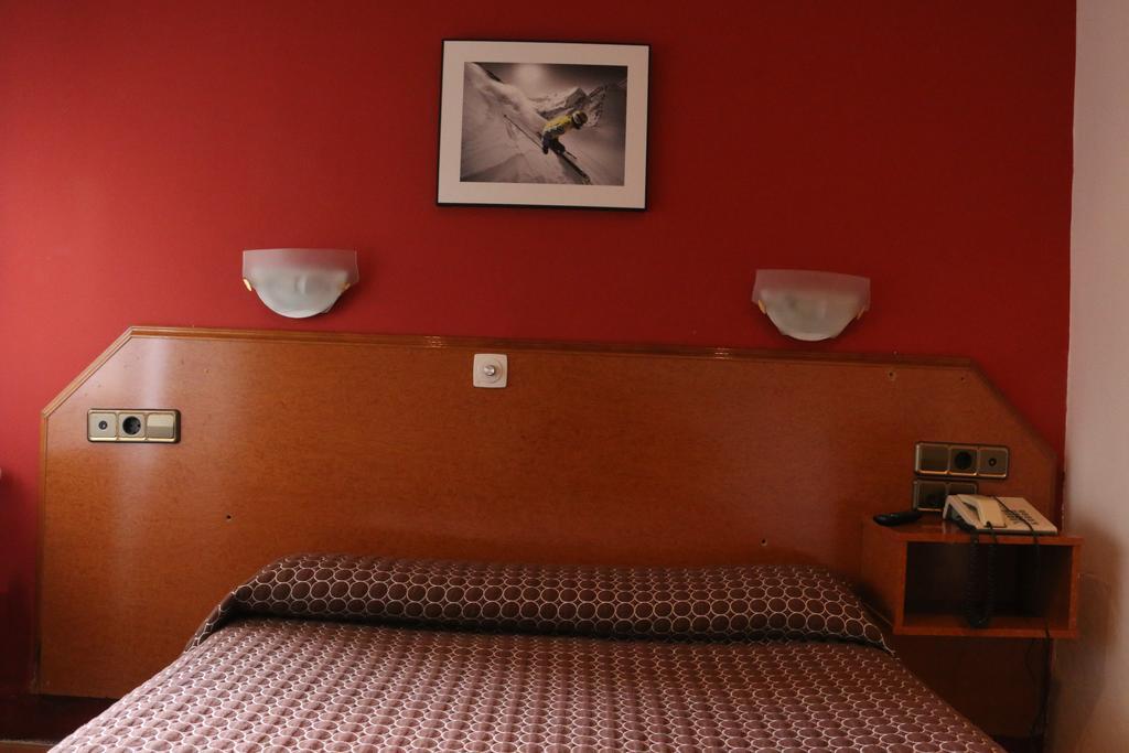 Hostal Cataluna Zaragoza Eksteriør billede