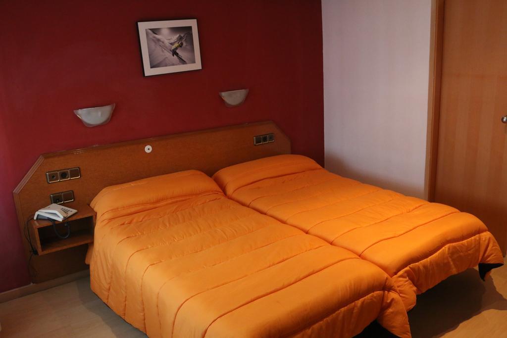 Hostal Cataluna Zaragoza Eksteriør billede