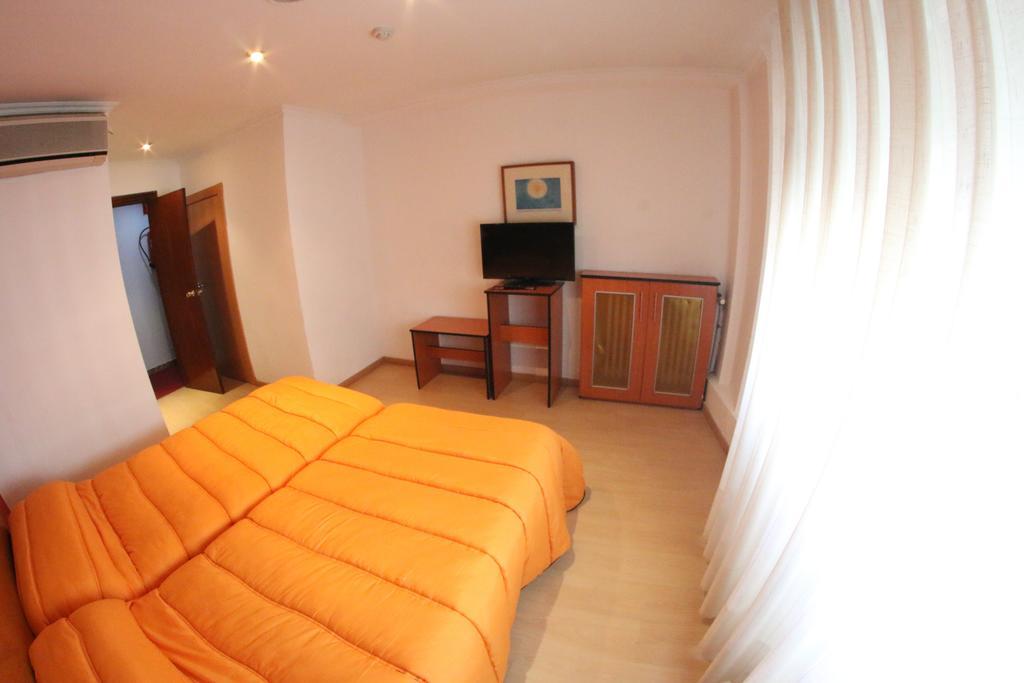 Hostal Cataluna Zaragoza Eksteriør billede
