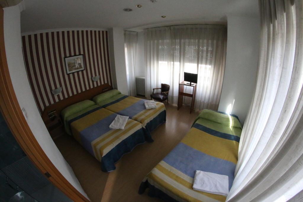 Hostal Cataluna Zaragoza Eksteriør billede