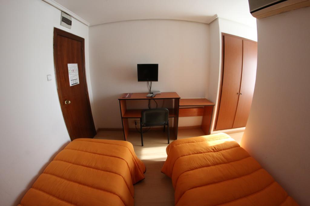 Hostal Cataluna Zaragoza Eksteriør billede