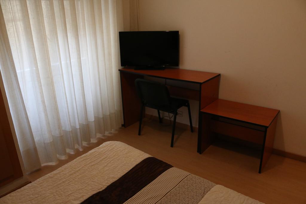 Hostal Cataluna Zaragoza Eksteriør billede
