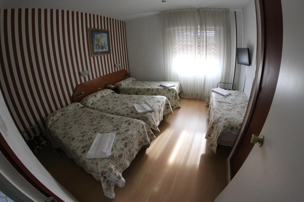 Hostal Cataluna Zaragoza Eksteriør billede