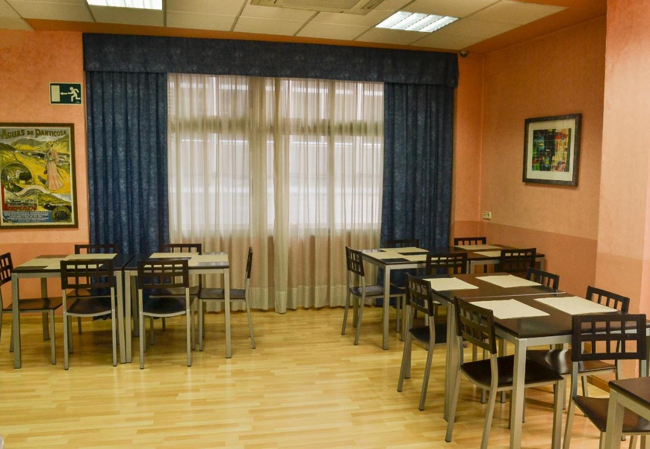 Hostal Cataluna Zaragoza Eksteriør billede